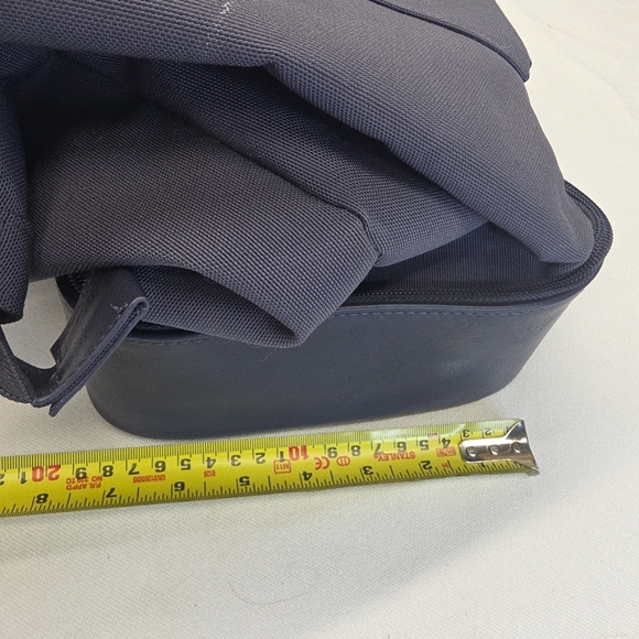 Beis "The Convertible Weekender" in Grey, Travel / Carry On Luggage Pre-owned - Picture 16 of 16